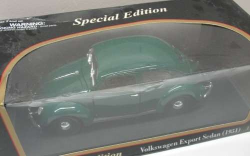 Volkswagen Beetle vintage (two rear windows) 1951 green 1:18 Maisto NEW+boxed #8003 instant wheels