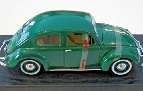 Volkswagen Beetle vintage (two rear windows) 1951 green 1:18 Maisto NEW+boxed #8003 instant wheels