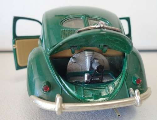 Volkswagen Beetle vintage (two rear windows) 1951 green 1:18 Maisto NEW+boxed #8003 instant wheels