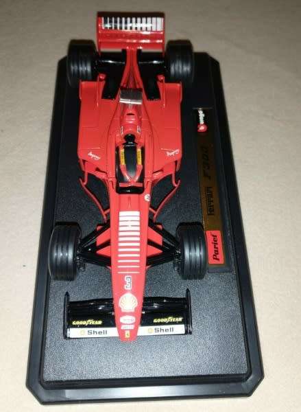 Ferrari F300 F1 1998 red (M.Schumacher) 1:24 Bburago NEW+boxed  #2279 instant wheels