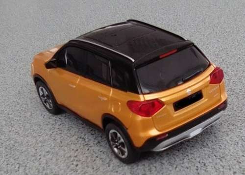 Suzuki Vitara 2020 orange-met+black 1/43 Hi-Story Suzuki Dealer Edn NEW+boxed #5529 instant wheels