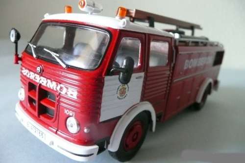 Pegasus Comet 1091 Fire Brigade Barcelona 1963 1/43 IXO NEWinBlister #5556 instant wheels