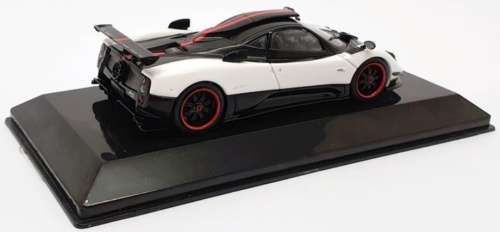 Pagani Zonda Cinque 2009 white+black 1/43 IXO NEW+boxed FREE SA door-Delivery #5564 instant wheels