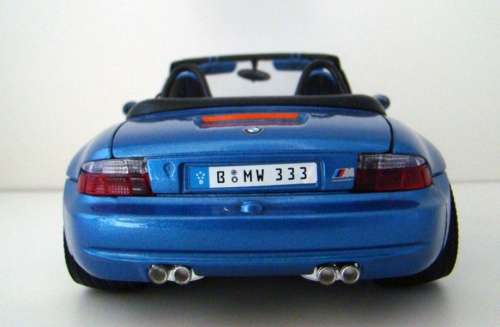 BMW M - Roadster 1996 blue-met 1/18 Bburago NEW+reboxed  #8026 instant wheels