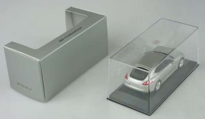 Porsche Panamera turbo 2010 silver beige 1:43 Minichamps NEW+boxed *5970 instant wheels
