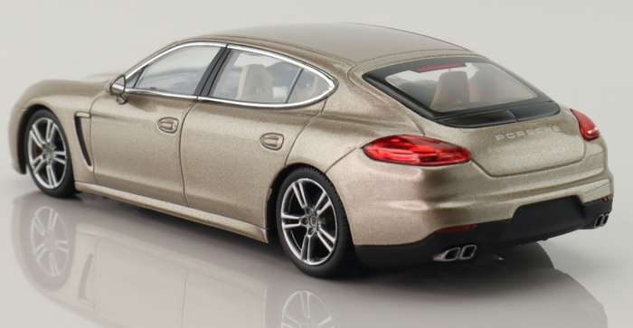 Porsche Panamera turbo S 2016 beige-metallic 1:43 Minichamps NEW+boxed *5971 instant wheels