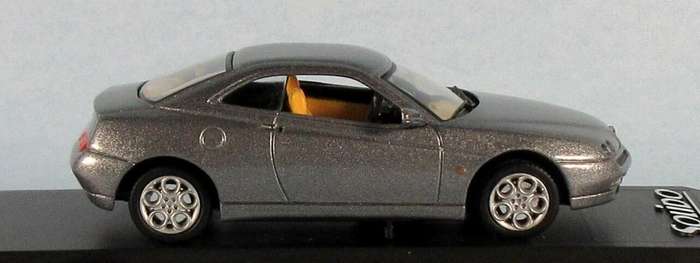 Alfa Romeo GTV 1999 silver-grey-metallic 1:43 Solido NEW+boxed *4773 instant wheels
