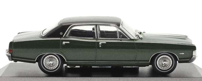 Ford Fairlane LTD V8 1969 dk.green/black.rf. 1/43 IXO/Salvat NEW+boxed *5975 instant wheels