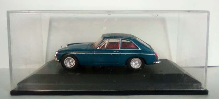 MGB GT softtop sunroof 1965 blue 1/43 Dinky Toys NEW+boxed *4986 instant wheels
