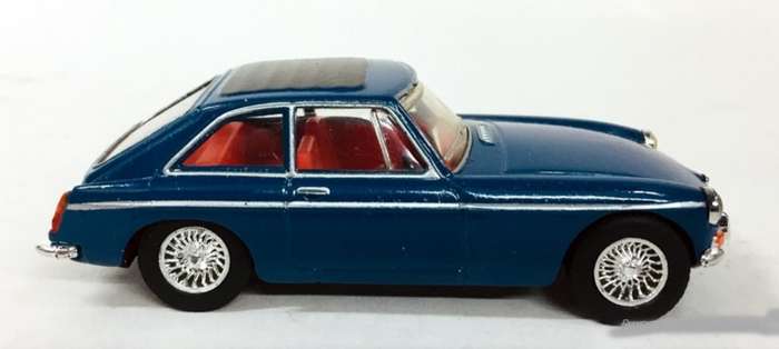 MGB GT softtop sunroof 1965 blue 1/43 Dinky Toys NEW+boxed *4986 instant wheels