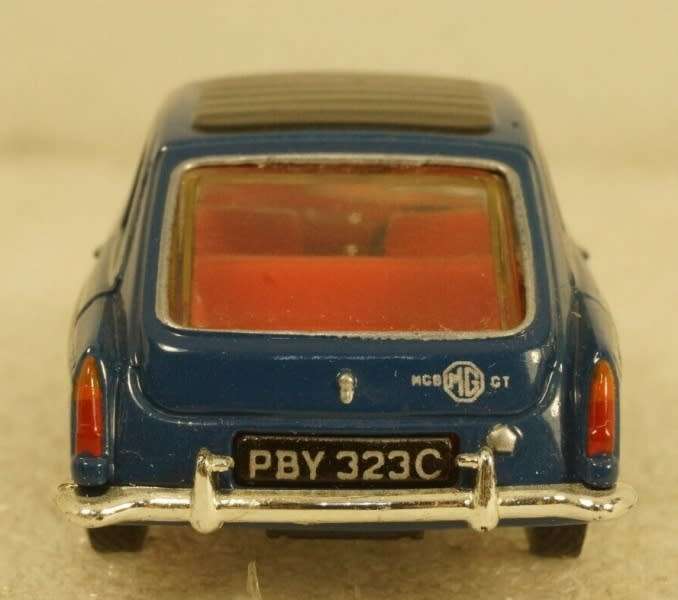 MGB GT softtop sunroof 1965 blue 1/43 Dinky Toys NEW+boxed *4986 instant wheels