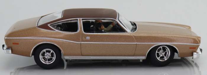 AMC Matador Coupe 1971 gold (James Bond 007 Goldeneye) 1/43 IXO NEW+boxed *5021 instant wheels