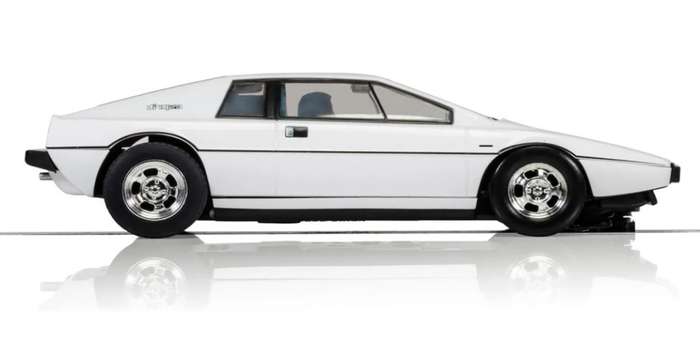 Lotus Esprit 1999  white (J.Bond 007 `The Spy who Loved me`) 1/43 IXO NEW+boxed *5037 instant wheels