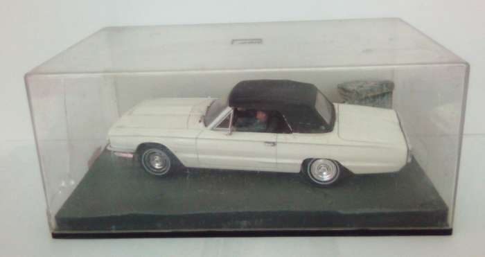 Ford Thunderbird 1964 white (J.Bond) 1/43 Universal Hobbies NEW+boxed *5979 instant wheels