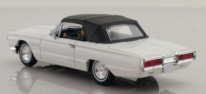 Ford Thunderbird 1964 white (J.Bond) 1/43 Universal Hobbies NEW+boxed *5979 instant wheels