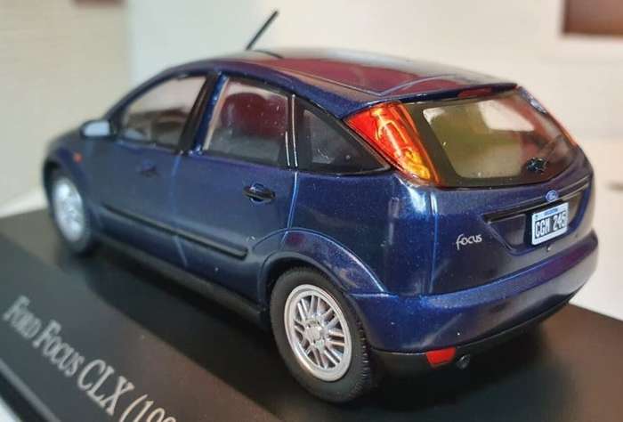 Ford Focus CLX 1998 blue-met 1/43 IXO/Salvat NEW+boxed *5989 instant wheels
