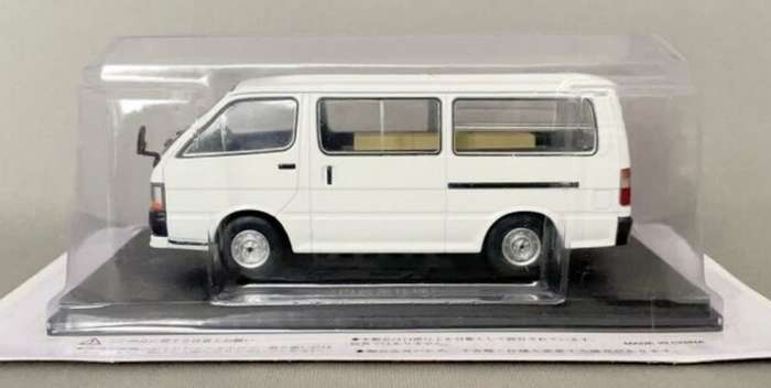 TOYOTA HIACE 1993 Minibus white 1/43 Hachette/Sparkmodel NEWinBlister *5999 instant wheels