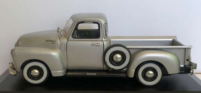 Chevrolet 3100 Pick-Up 1953 silver 1/43 Rd.Signature * NEW+boxed *6004 instant wheels
