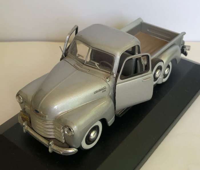Chevrolet 3100 Pick-Up 1953 silver 1/43 Rd.Signature * NEW+boxed *6004 instant wheels