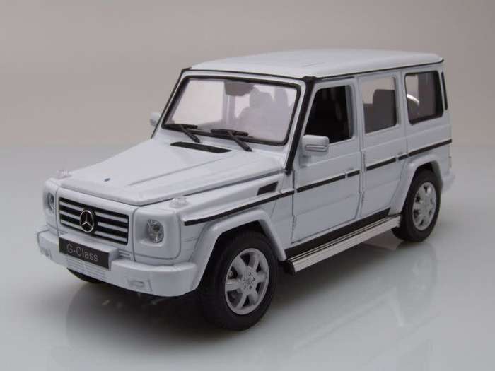Mercedes-Benz G-class 2009 white 1/24 Welly NEW+boxed  #2161 instant wheels