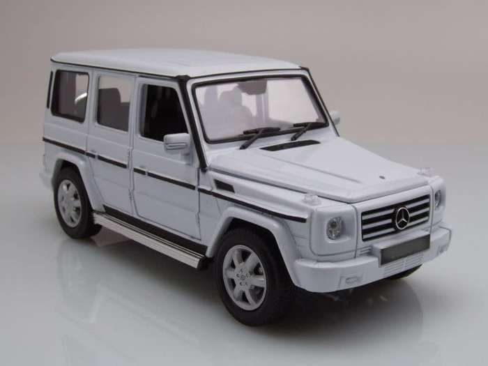 Mercedes-Benz G-class 2009 white 1/24 Welly NEW+boxed  #2161 instant wheels