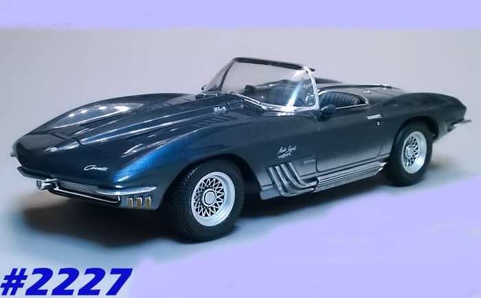 Chevrolet Corvette Mako Shark 1963 blue+silvr 1/24 Ertl NEW+boxed  #2227 instant wheels