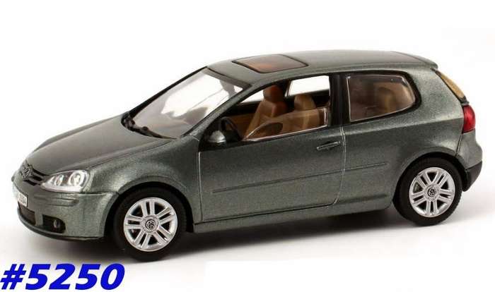 Volkswagen Golf V glass sunroof 2005  green 1/43 Schuco NEW+boxed  #5250 instant wheels