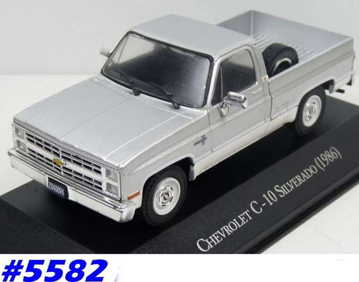 Chevrolet C-10 (Silverado) 1986 silver/white 1/43 IXO NEW+boxed  #5582 instant wheels