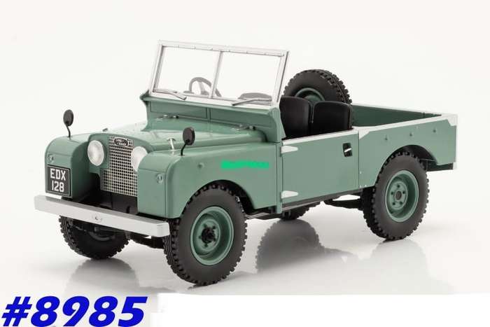 Land Rover Series 1 1957 lightgreen 1/18 MCG NEW+boxed  #8985 instant wheels