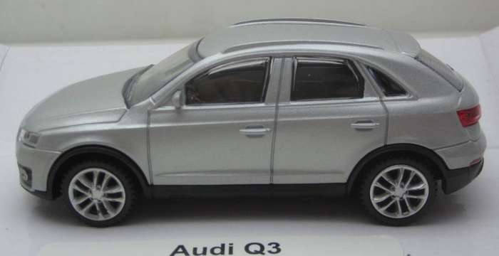 Audi Q3 2018 Florett-silver 1/43 Rastar NEW+boxed #6066 instant wheels