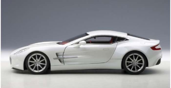 Aston Martin one-77 2010 white-metallic 1/43 Whitebox NEW+boxed #6075 instant wheels