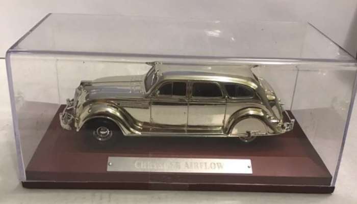 Chrysler Airflow 1934 (Chrome Display Model) 1/43 Atlas NEW+timber-plinth+boxed #6078 instant wheels