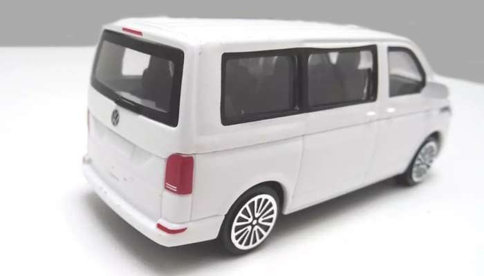 Volkswagen T6.1 Bus 2020 white 1/43 Bburago NEW+boxed #6087 instant wheels