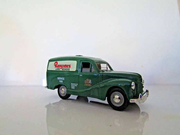 Austin A40 van "RANSOMES LAWN MOWERS" 1947 1/43 Corgi-Vanguards NEW+reblistered #5750 instant wheels