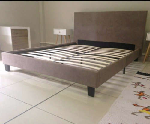 Sleigh bed (Queen) in a box