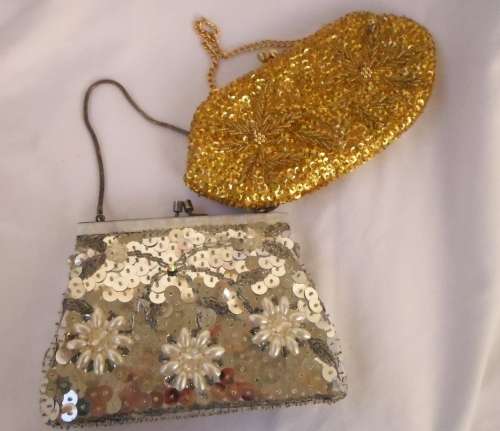 5 X BEAUTIFUL VINTAGE EVENING BAGS 1 IS BAKELITE