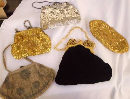 5 X BEAUTIFUL VINTAGE EVENING BAGS 1 IS BAKELITE