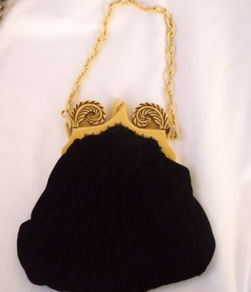 5 X BEAUTIFUL VINTAGE EVENING BAGS 1 IS BAKELITE
