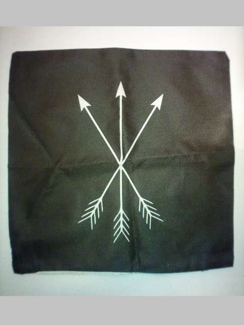 Beautiful THREE ARROW Pattern Bohemian Look Cushion Cover