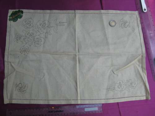 Retro tray cloth which needs to be embroidered