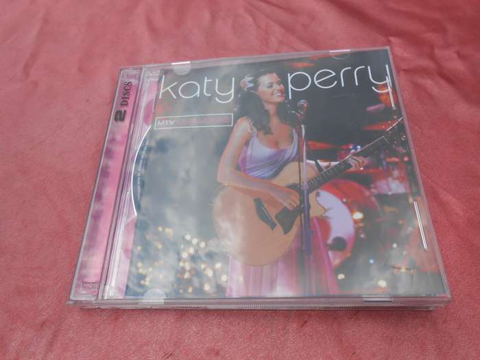CD Katy Perry.  Unplugged.