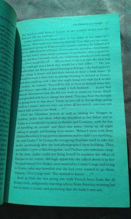 `America`s  Queen`  Life of Jacqueline Kennedy Onassis.  Soft cover.