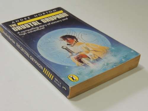 The Crystal Gryphon - Andre Norton