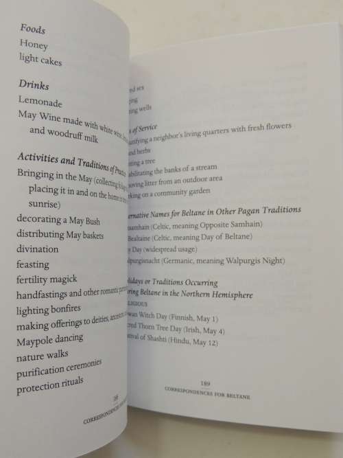 Beltane - Rituls, Recipes & Lore for May DayLlewellyn`s Sabbat Essentails