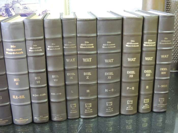 Die Afrikaanse Woordeboek (Dele I - 14 , I - S (SKOOI),  ) - P.C.Schoonees (Hoofredakteur)