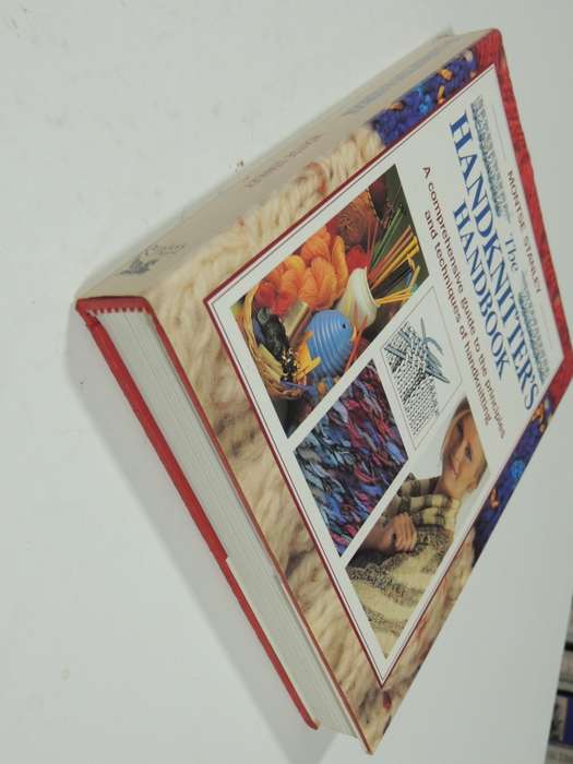 Handknitter`s Handbook,Comprehensive Guide To Principles &Techniques Of Handknitting- Montse Stanley