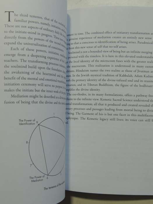 Becoming A Garment Of Isis - A Nine-Stage Initiatory Path Of Egyptian Spirituality - Naomi Ozaniec