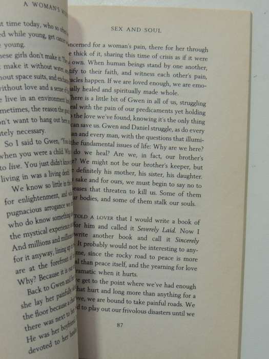 A Woman`s Worth - Marianne Williamson