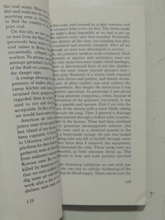 A Doctor`s War - Aidan MacCarthy