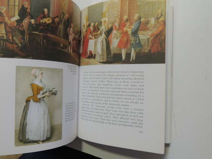 Costume & Fashion - A Concise History - James Laver